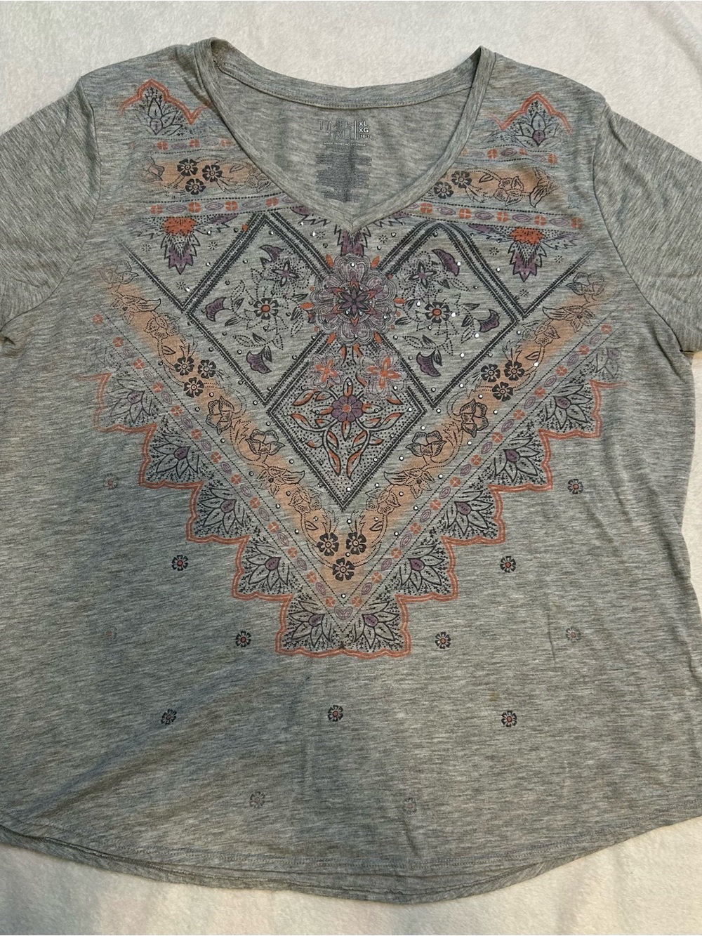 Time and Tru Women's Sz XL 16/18 Heather Gray V-Neck Embellished Studded BohoTee